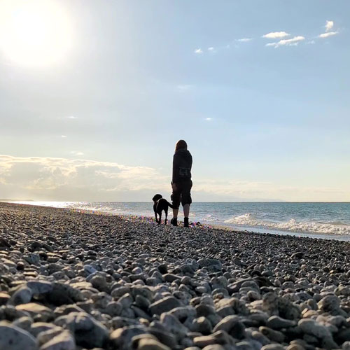 Chrissy Zeh meintraumhund.de Hundetrainerin mit Labrador Mayla und Cleo